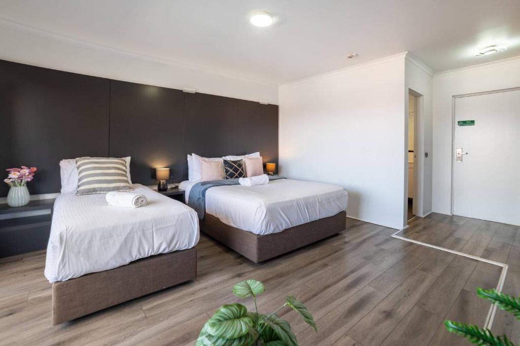 Greenacre House | Deluxe Twin Room - Sleeps 3