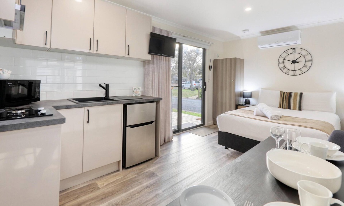 Deniliquin Other | Deniliquin Riverside Caravan Park