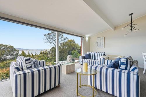 Sandy Bay House | Derwent Views, Hot Tub Escape