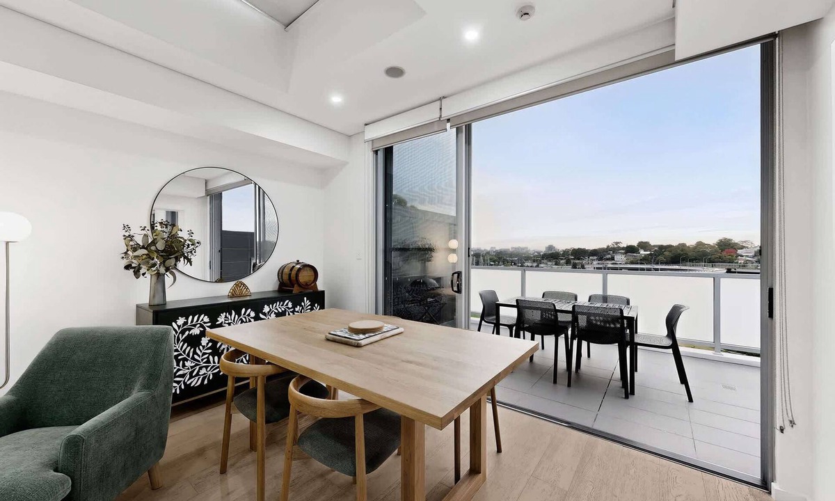 Rozelle Apartment | Designer 1-Bed Apartment with Balcony