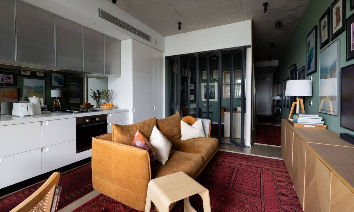 Prahran Apartment | Designer Retreat Near Chapel St and Transport