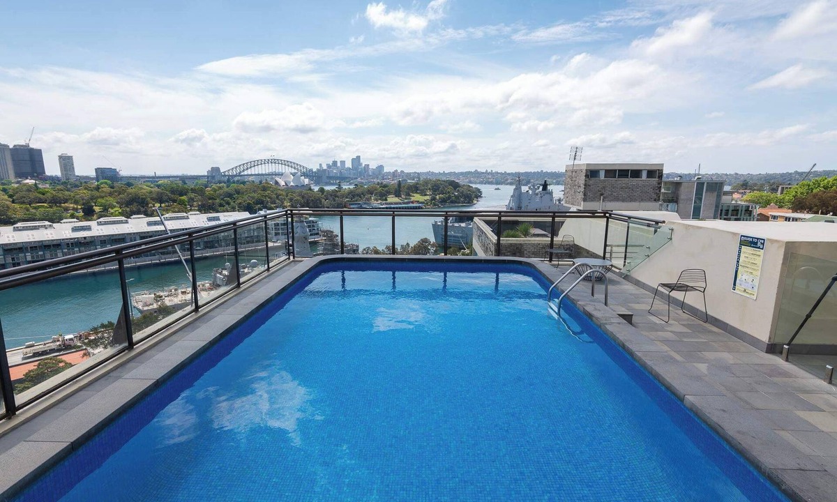 Potts Point Apartment | Designer studio apartment with rooftop pool