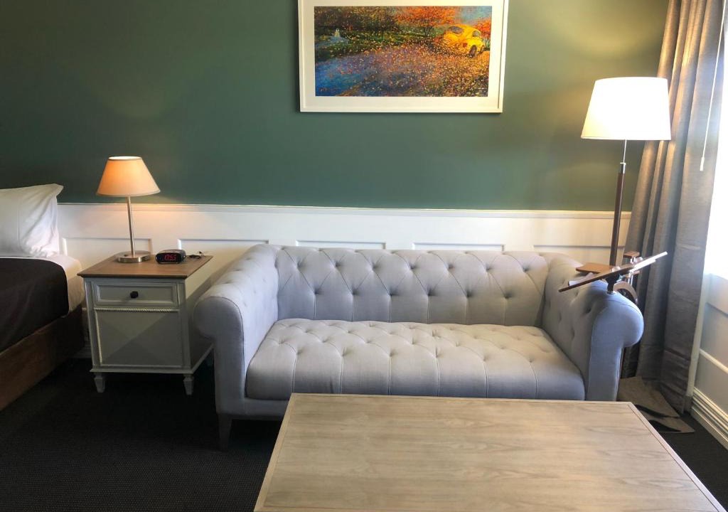 Mount Clarence Hotel | Dog Rock Motel