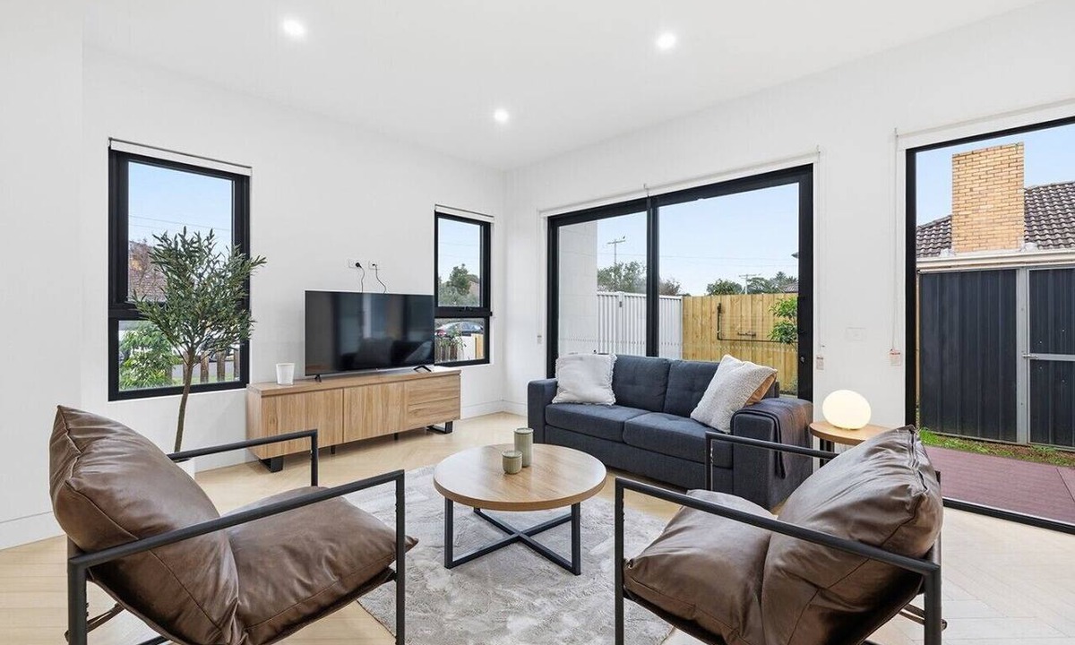 Cheltenham House | Domi Rentals - The Cheltenham Southland House