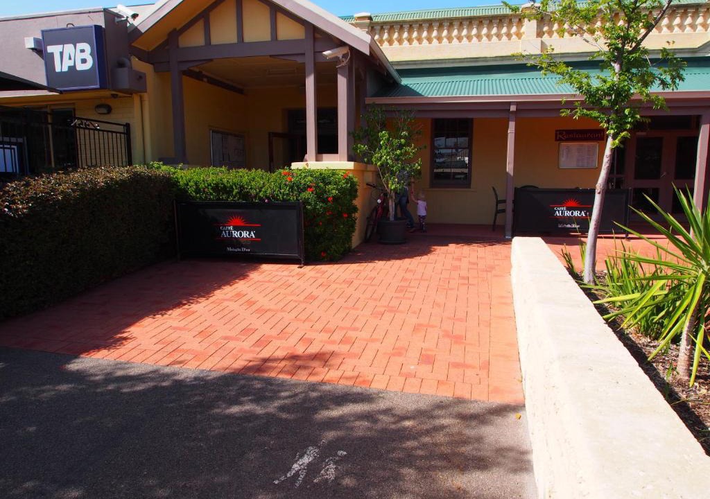 Dongara Hotel | Dongara Hotel Motel