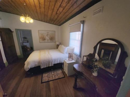 Katrine House | Downie - Historic Accommodation with En-suite and Mod Cons