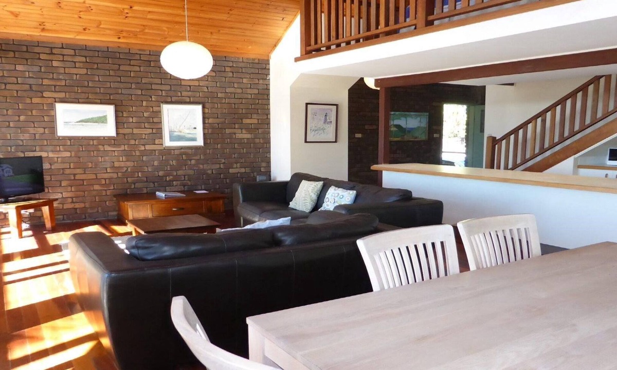 Angourie House | Drift, 1/8 Bay Street