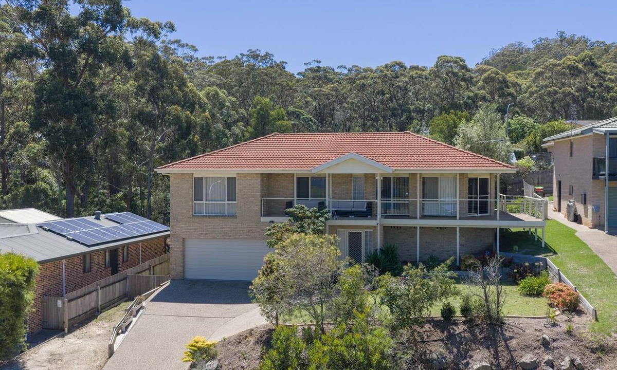 Merimbula House | Drift in - A Lakeview Holiday Escape
