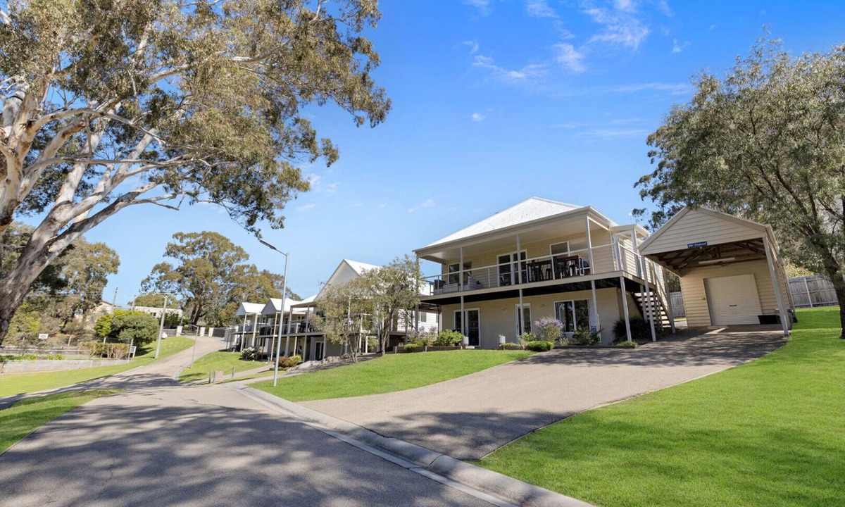 Metung House | Driftwood @ McMillans: Create memories in this delightful coastal escape!