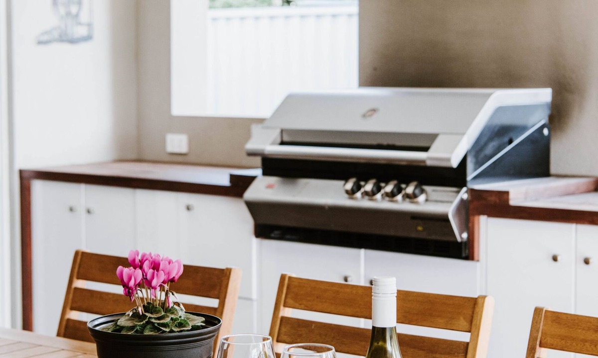 Central Mudgee House | Dumplings Den - Indoor/Outdoor living in town and close to the wineries