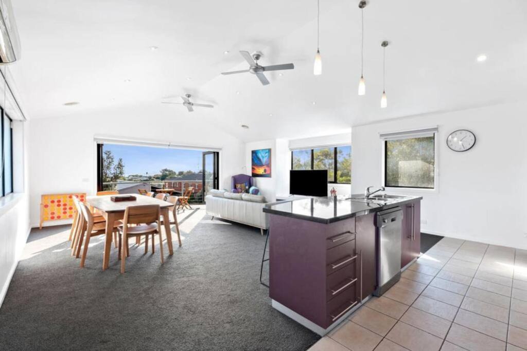 Clifton Springs House | Dundundra Villa