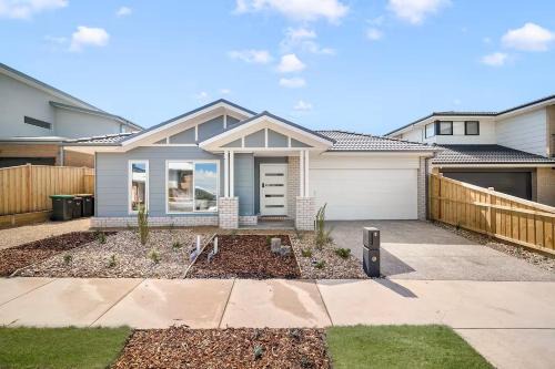 Torquay House | Dunes Getaway - Coastal Luxury Meets Laid Back Living