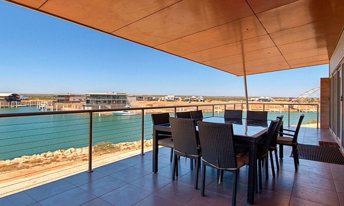 Exmouth House | Dunes - Luxury two story home on the canals. Free access to swimming pool at Mantarays Resort