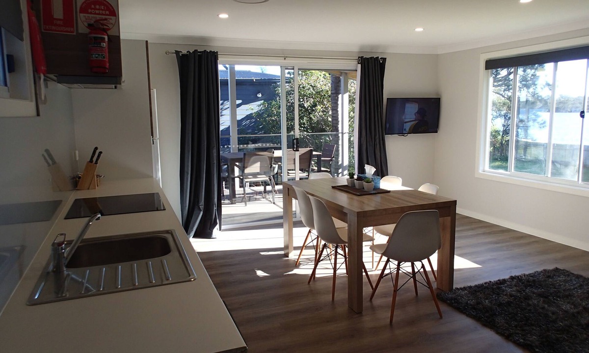 Erowal Bay Apartment | Dungowan Waterfront Apartments