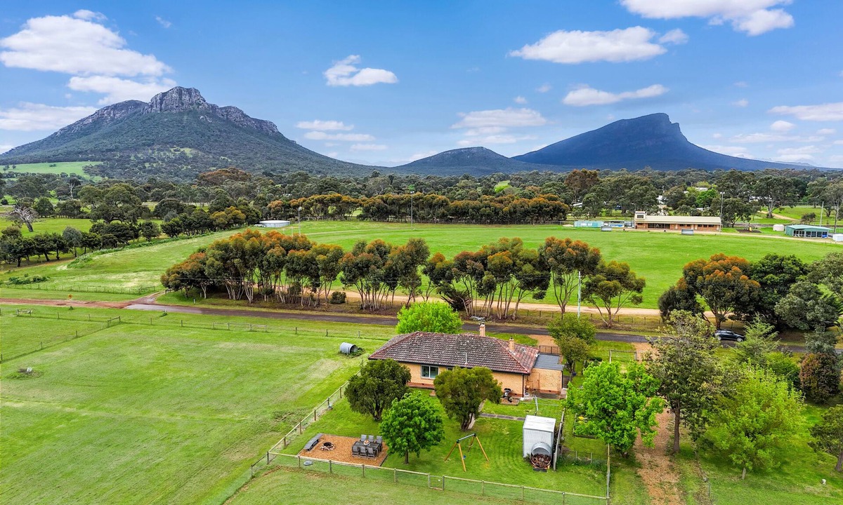 Dunkeld House | Dunkeld House: Beautiful Country Retreat