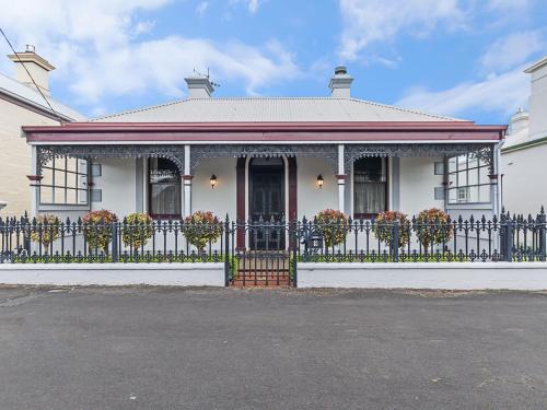 Warrnambool House | Dunraven on Banyan