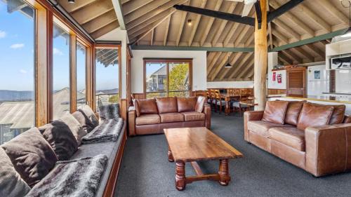 Hotham Heights Ski Chalet | Eagles Nest