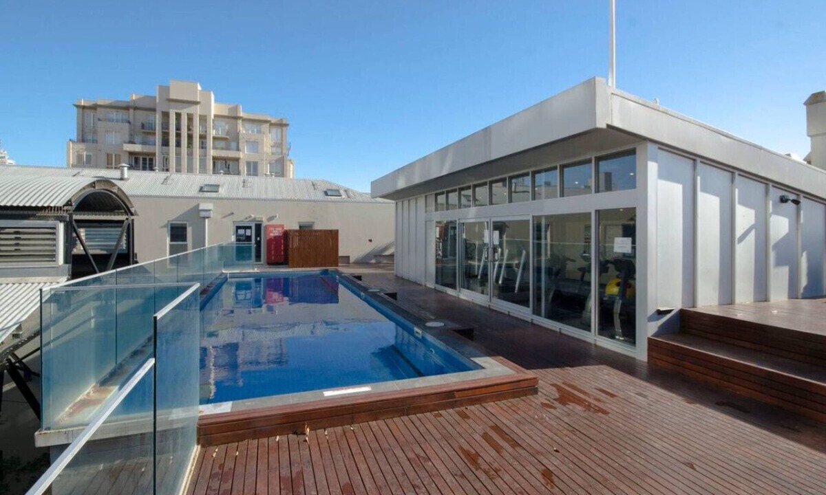 East Melbourne Apartment | East Melbourne retreat: 2 bed + car park