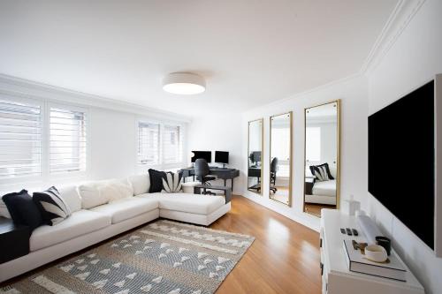 Bellevue Hill Apartment | Eastside Calm, Bellevue Hill