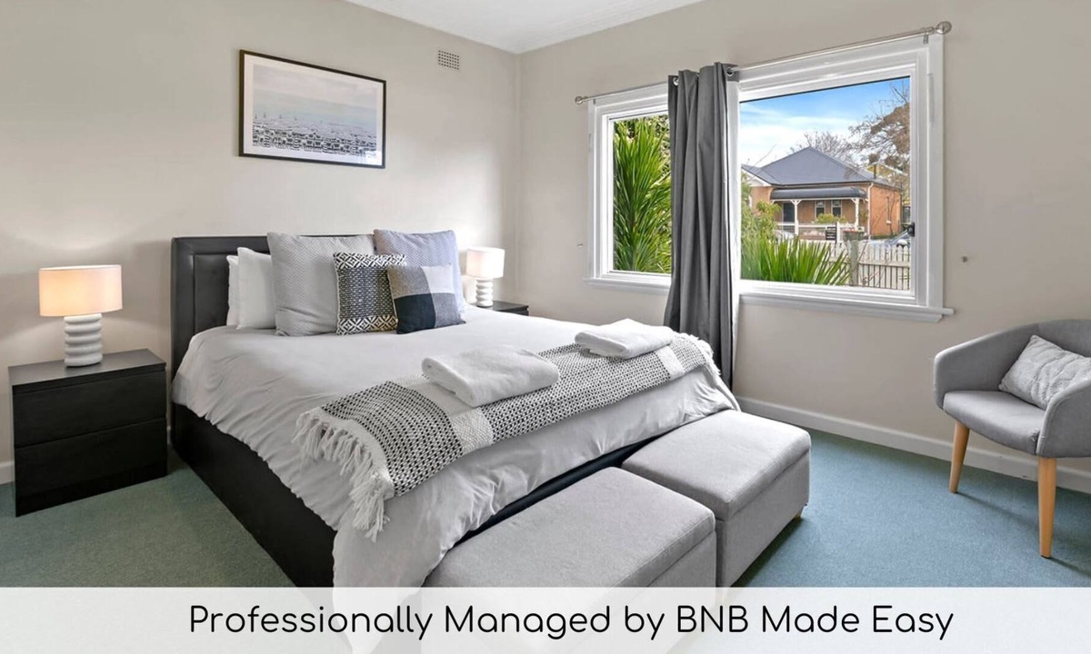 Glenroi House | Edward St - Cosy & Spacious, Pet Friendly