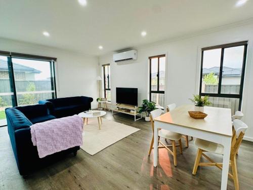 Clyde North House | Elegant 3-Bedroom House with Free secured Parking