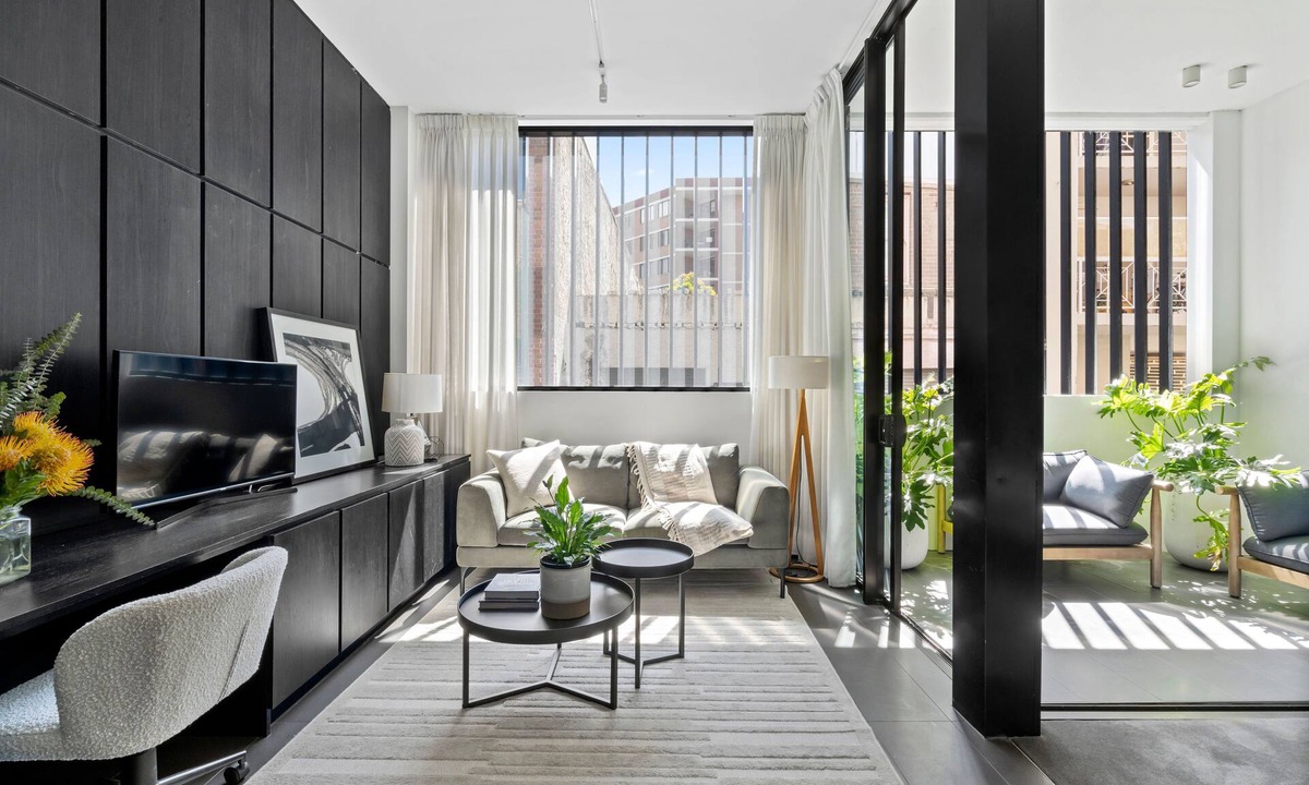 Surry Hills Apartment | Elegant Designer Apartment - Managed by 'Apartment Hotel' Group.