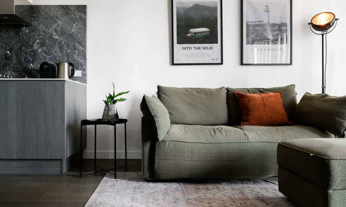 Richmond North Apartment | Elegant Richmond Stay Near Cafes and Dining