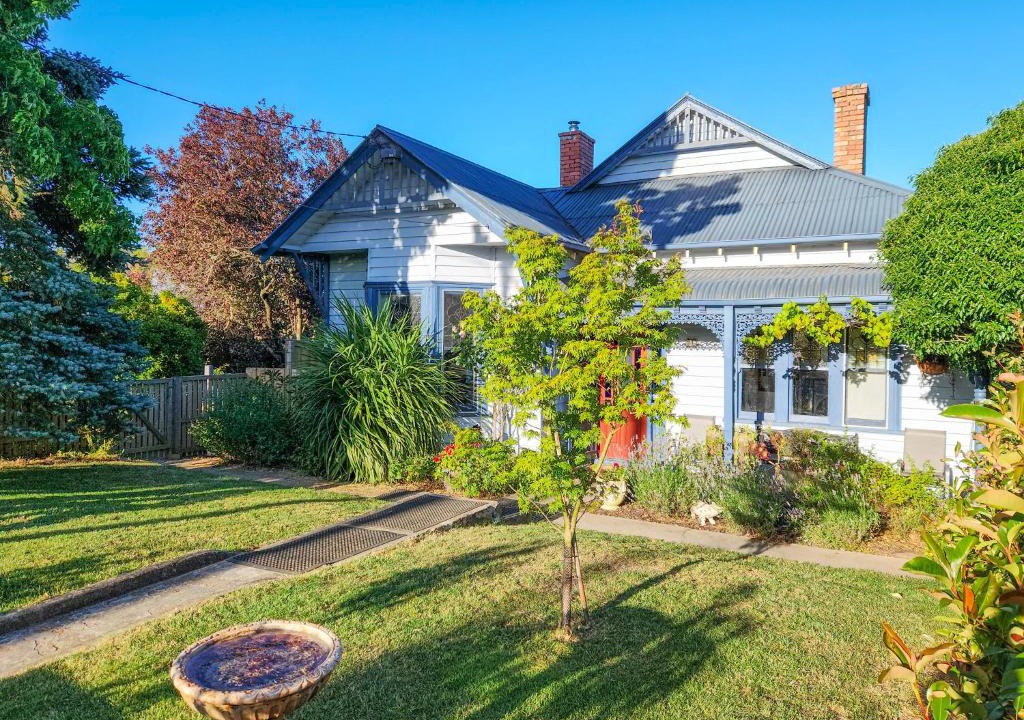 Hepburn Springs House | Elroma, a grand Federation house in Hepburn Springs