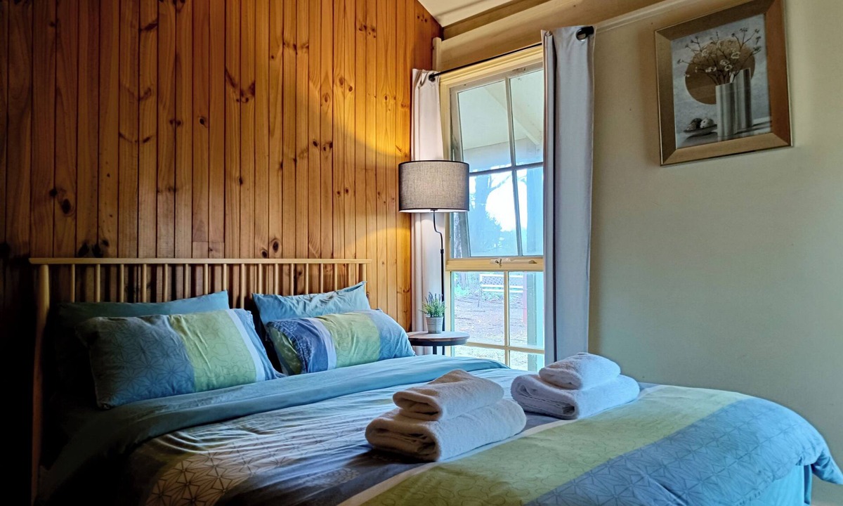 Kalimna Cabin | Emberpine Cottage 1 (1Queen+2Twins)SPA & WoodStove