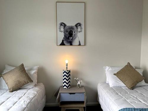 Wallan Villa | Empty Boat - Spacious 5 Bedroom Entire Modern home in Wallan