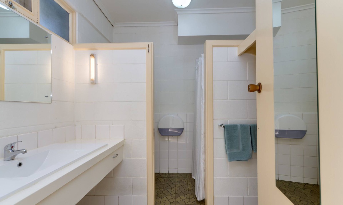 Enfield Hotel | Enfield Motor Inn