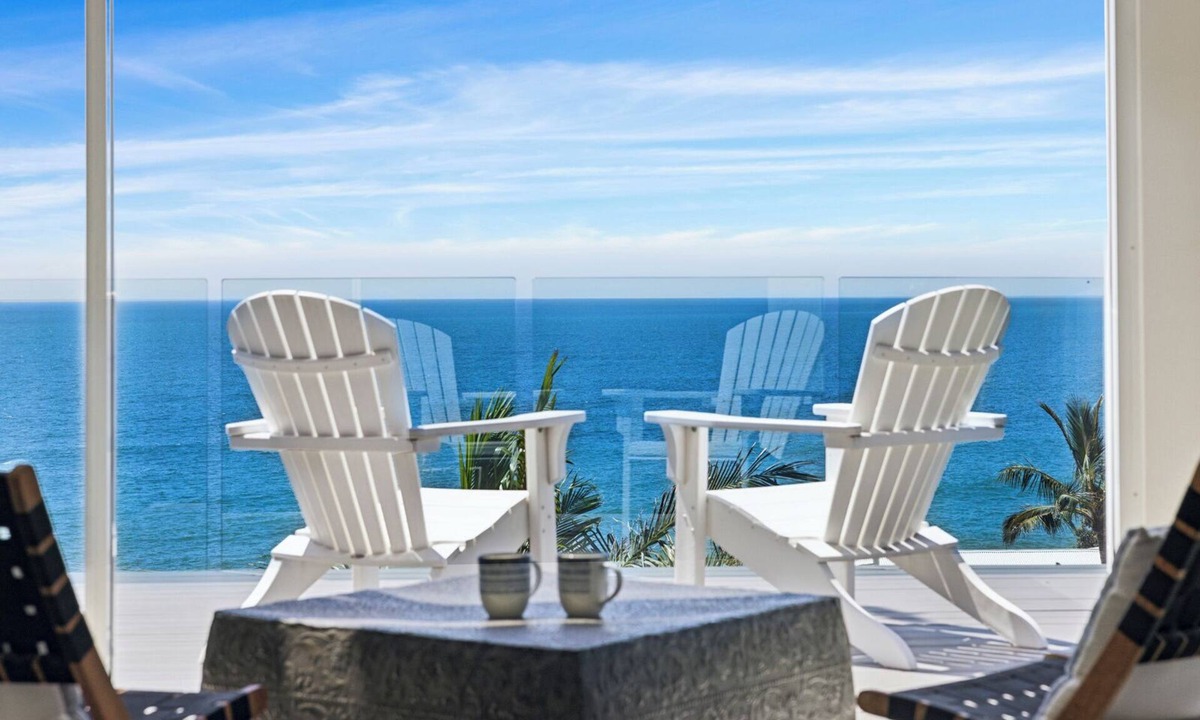 Sandy Beach Apartment | Epicview - Incredible views, Pets stay free