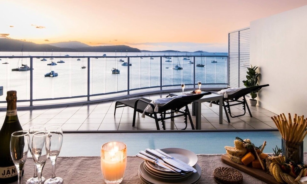 Airlie Beach Apartment | Epitome of luxury - absolute waterfront penthouse