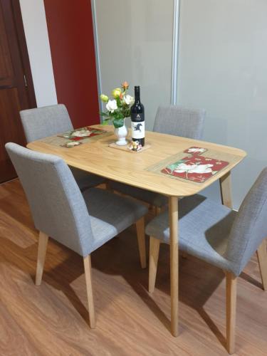Uleybury House | Equestrian Farm Stay