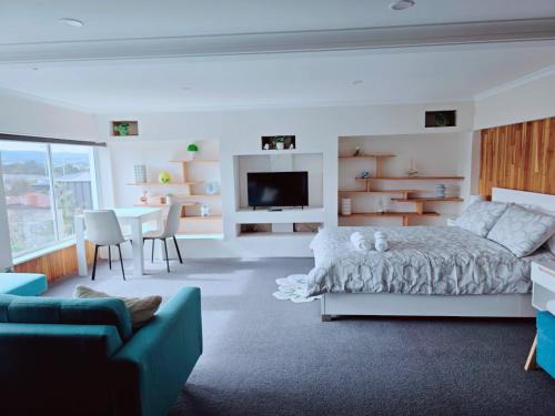 Riverside House | Ers's on Tamar B&B