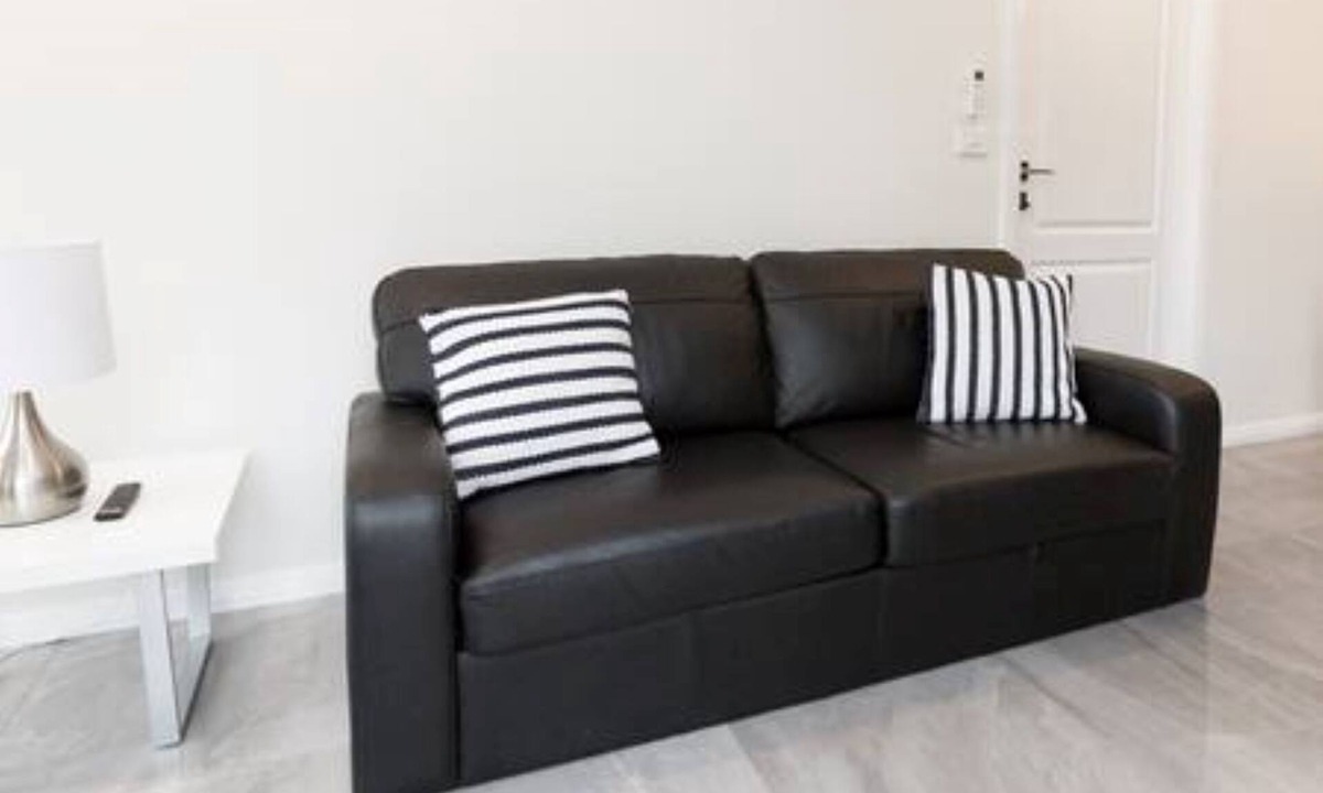 Wagga Wagga Apartment | Escape to stylish comfort in this modern apartment!