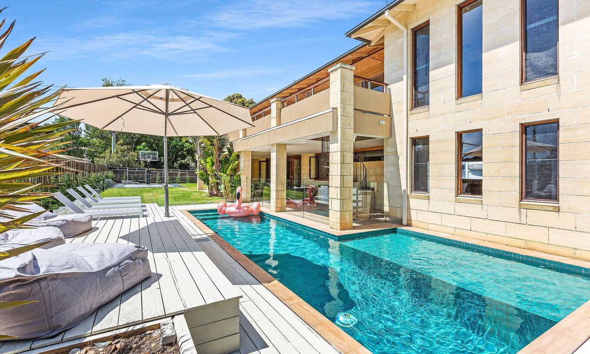 Portsea House | Everything Portsea, location, views, pool, entertaining, fun! (sleeps 14)