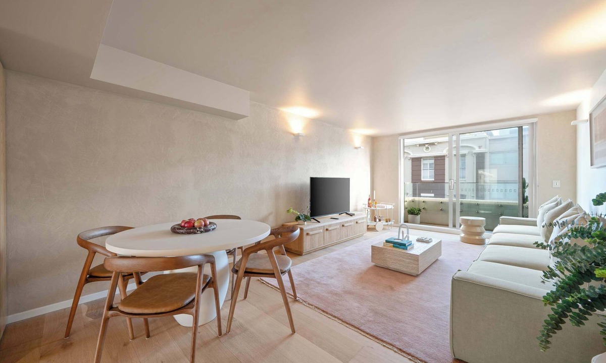 Bondi Beach Apartment | Exclusive Pacific Building Apt with Ocean Views