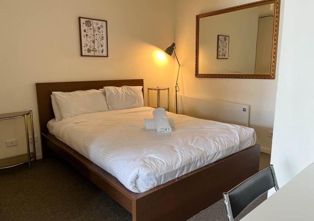 Windsor Apartment | Explore Melbourne from this Chic 1BR in Windsor
