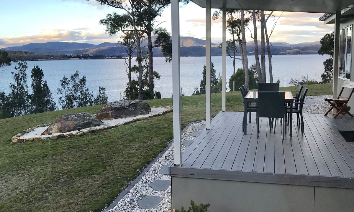 Brooks Bay Cottage | Fairwinds - Essentially Tas
