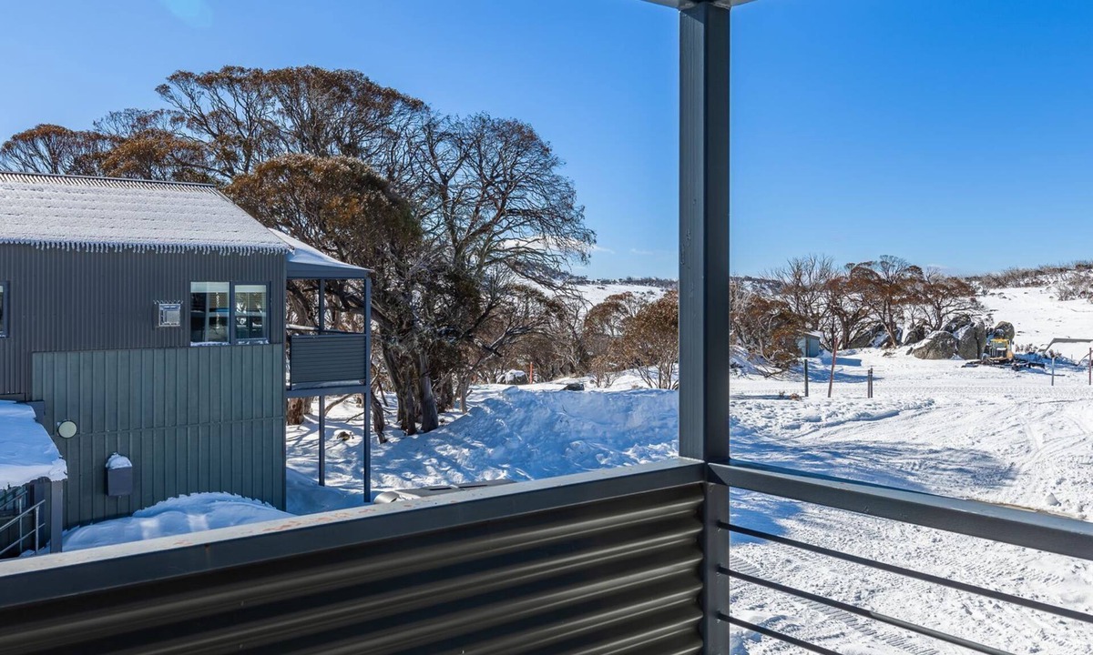 Perisher Valley Apartment | Family Chalet 32 - Beautifully furnished 2 bedroom apartment
