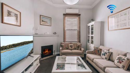 Bendigo House | Family Cottage