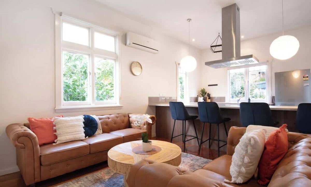 West Launceston House | Family Friendly Comfort - Walk To The City