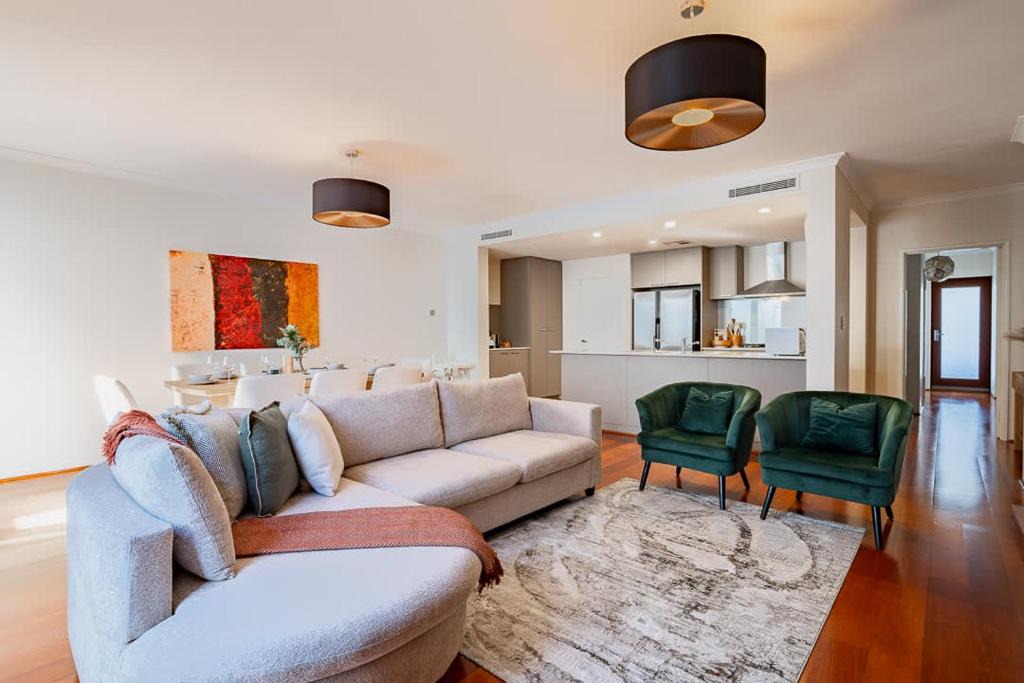 Floreat House | Family Friendly, Stylish Floreat, Pool