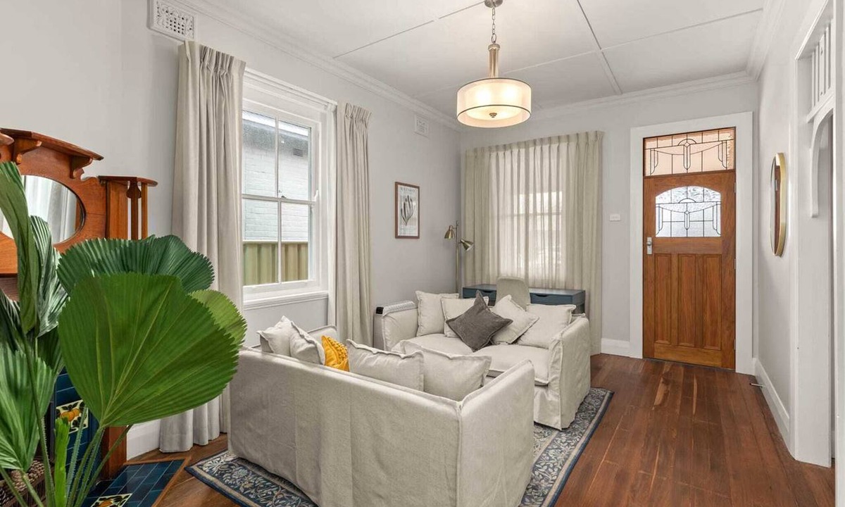Mayfield Apartment | Family Home in Mayfield with Stylish Interior
