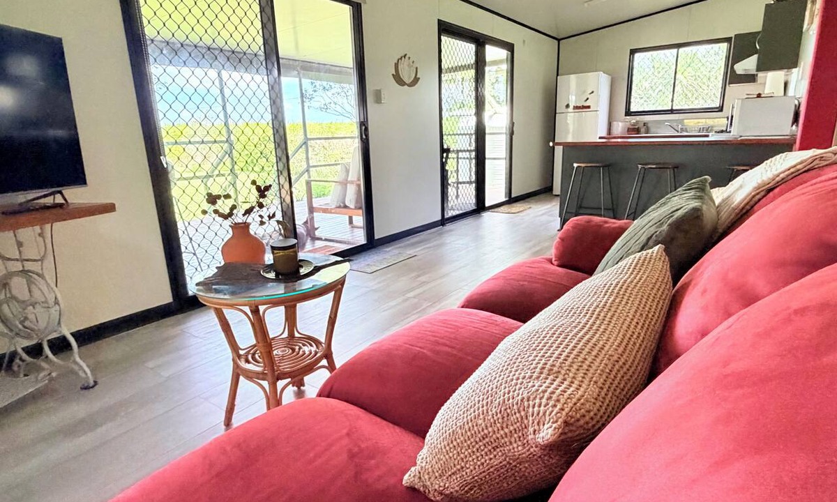 Foxdale Cabin | FengShui Sugarcane cabin & Peaceful Tropical Stay