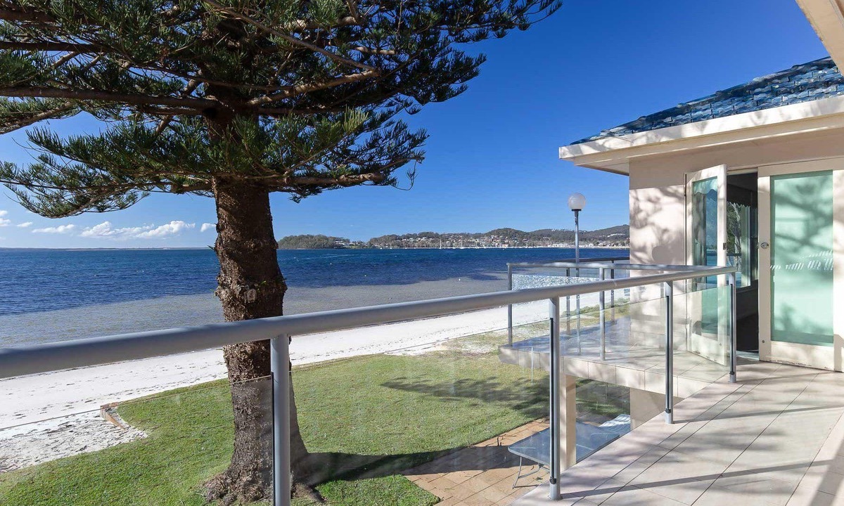 Salamander Bay House | Filoli, 91 Foreshore Drive - huge waterfront home