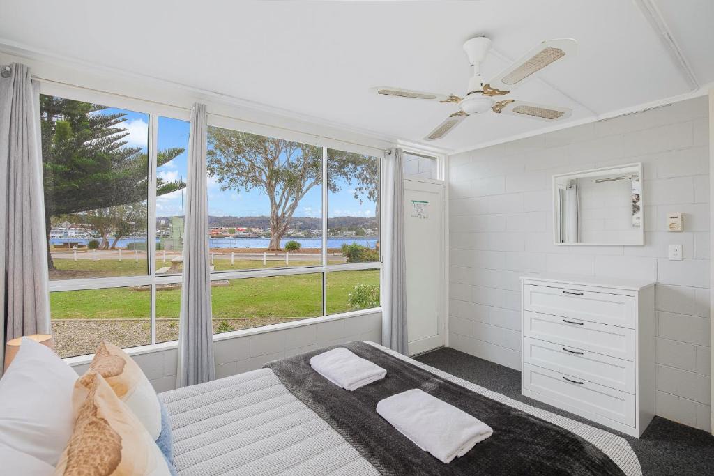 Merimbula House | Fishpen Holiday Apartments