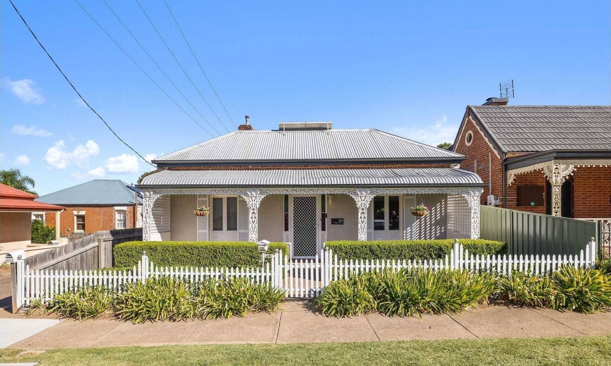 East Tamworth House | "Fitzroy Cottage" - one bedroom CBD accommodation