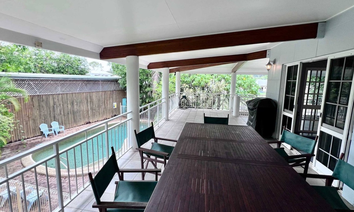 South Mission House | Flying Fish House close to the beach